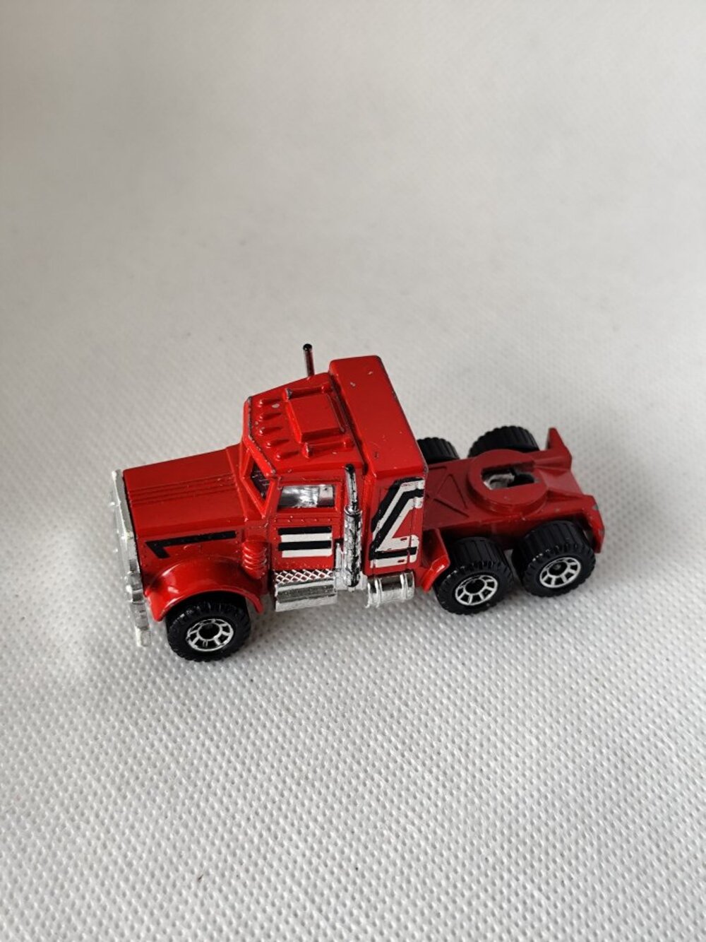 Matchbox Lesney Peterbilt Truck 1981 Red